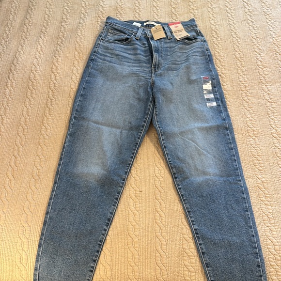 Levi’s High Waisted Mom Jeans 29 x29 - brand new never worn! - Picture 2 of 3